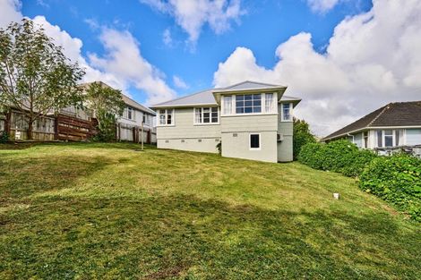 Photo of property in 14 Cumberland Grove, Cannons Creek, Porirua, 5024