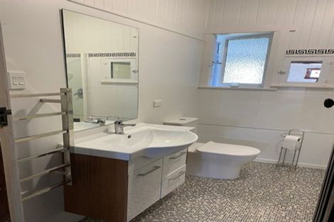 Photo of property in 94 Endeavour Street, Lyall Bay, Wellington, 6022