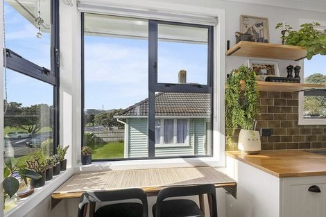 Photo of property in 110 Main Road, Titahi Bay, Porirua, 5022