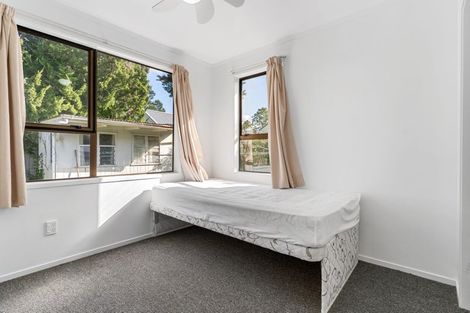 Photo of property in 19 Benita Place, Sunnyvale, Auckland, 0612