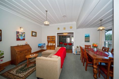 Photo of property in 237 South Road, Hawera, 4610