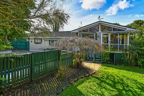 Photo of property in 27 Mirrabooka Avenue, Botany Downs, Auckland, 2010