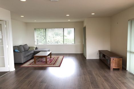 Photo of property in 1/10 Burford Place, Mellons Bay, Auckland, 2014