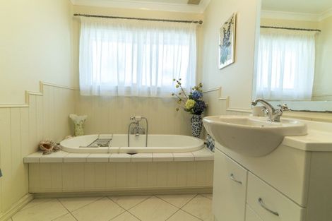 Photo of property in 6 Crosby Street, Havelock North, 4130