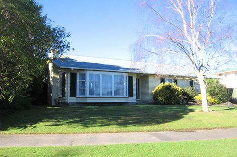 Photo of property in 17 Catlins Crescent, Milson, Palmerston North, 4414