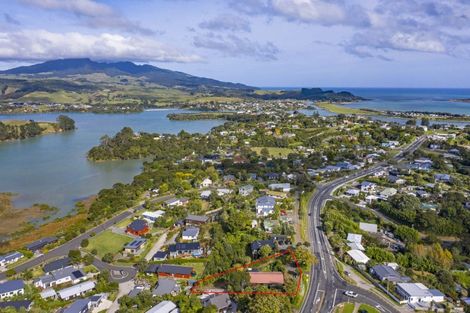 Photo of property in 35 Main Road, Raglan, 3225