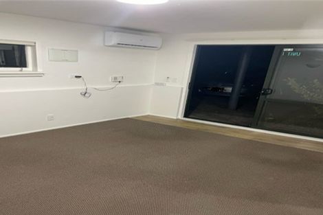 Photo of property in 1/706 East Coast Road, Pinehill, Auckland, 0632