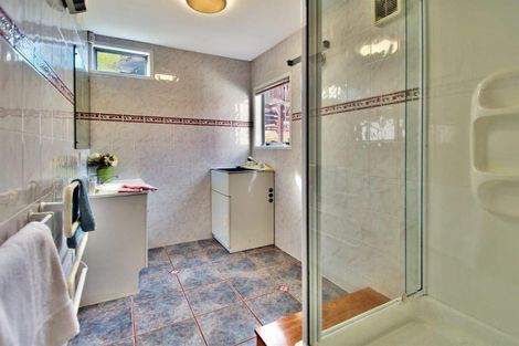 Photo of property in 4204a Great North Road, Glendene, Auckland, 0602