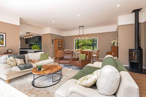 Photo of property in 52 Turitea Road, Fitzherbert, Palmerston North, 4472