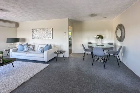 Photo of property in 2/51 Nigel Road, Browns Bay, Auckland, 0630