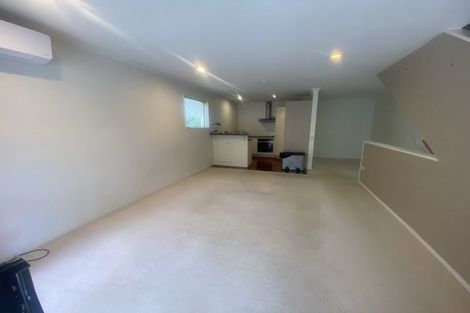 Photo of property in 25 Ballantrae Place, Thorndon, Wellington, 6011