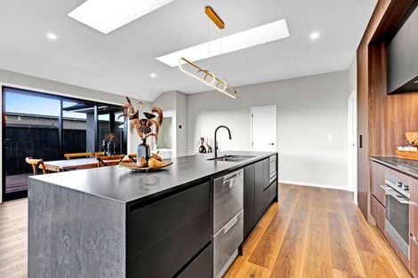 Photo of property in 6 Oliver O'leary Way, Westown, New Plymouth, 4310