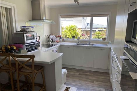 Photo of property in 6 Stafson Lane, Te Atatu Peninsula, Auckland, 0610