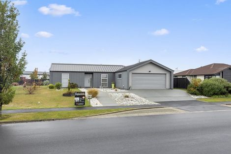 Photo of property in 11 Ben Lomond Drive, Mosgiel, 9024