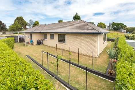 Photo of property in 84 Collingwood Road, Waiuku, 2123