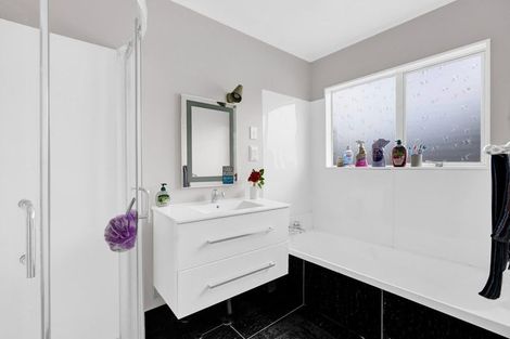 Photo of property in 2/6 Wicklow Place, Bell Block, New Plymouth, 4312