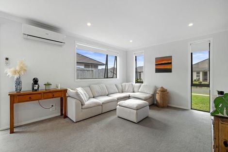 Photo of property in 38 Piata Street, Papamoa Beach, Papamoa, 3118