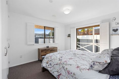 Photo of property in 1 Ensors Place, Waikuku Beach, 7402