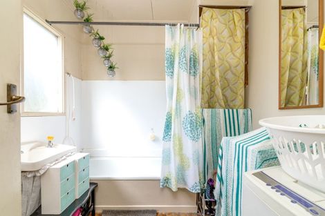 Photo of property in 13 Lee Road, Hannahs Bay, Rotorua, 3010