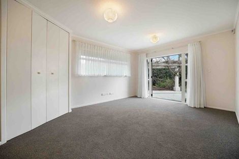 Photo of property in 9 Laingholm Drive, Laingholm, Auckland, 0604