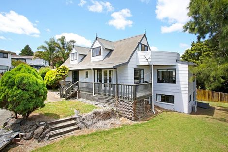 Photo of property in 26 Kingsclere Place, Goodwood Heights, Auckland, 2105