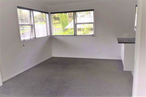 Photo of property in 2/16a Sunnynook Road, Sunnynook, Auckland, 0620