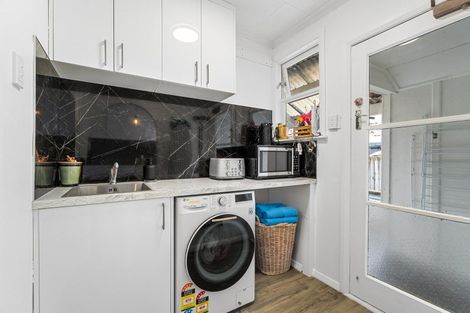 Photo of property in 6 Kenney Crescent, Fairfield, Hamilton, 3214