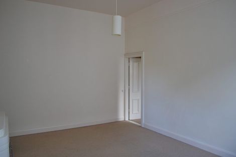 Photo of property in 2/106 Glenmore Street, Northland, Wellington, 6012