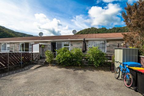 Photo of property in Claredon Court, 46b York Street, Picton, 7220