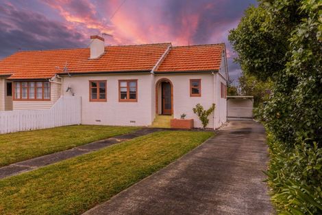 Photo of property in 21 Robert Street, Marton, 4710