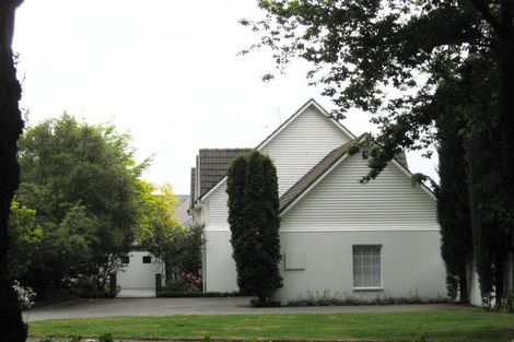 Photo of property in 127 Grahams Road, Burnside, Christchurch, 8053