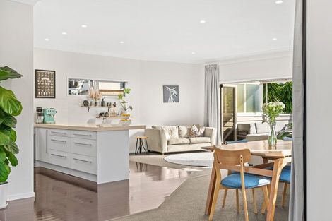 Photo of property in 7a Justin Place, Te Atatu Peninsula, Auckland, 0610