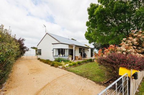 Photo of property in 18 Phillips Street, Sanson, 4817