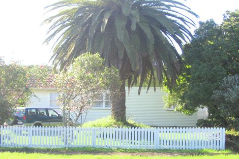 Photo of property in 2/25 Garelja Road, Henderson, Auckland, 0612