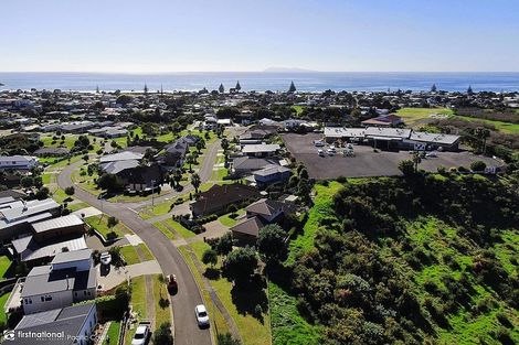 Photo of property in 39 Browns Drive, Waihi Beach, 3611