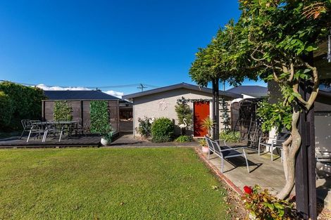 Photo of property in 16 Hughes Street, Waimate, 7924