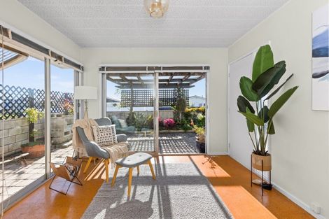 Photo of property in 14 Durham Drive, Havelock North, 4130