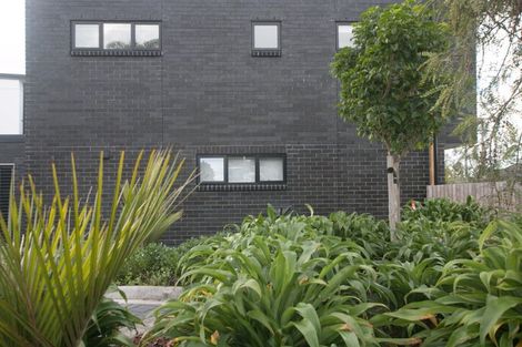 Photo of property in 125d Woodglen Road, Glen Eden, Auckland, 0602