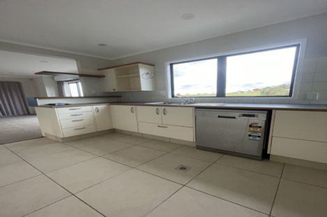 Photo of property in 3/485 Don Buck Road, Massey, Auckland, 0614