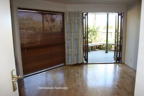 Photo of property in 180 Marine Parade North, Piha, New Lynn, 0772