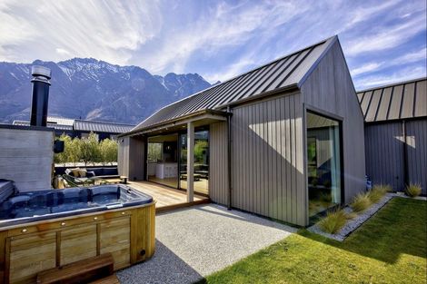 Photo of property in 32 Falconer Rise, Jacks Point, Queenstown, 9371