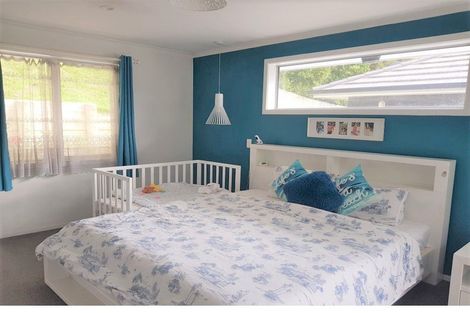 Photo of property in 17 Banks Boulevard, Whitby, Porirua, 5024