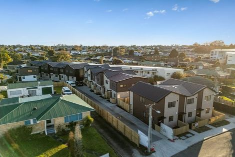 Photo of property in 16 Lincoln Road, Manurewa East, Auckland, 2102