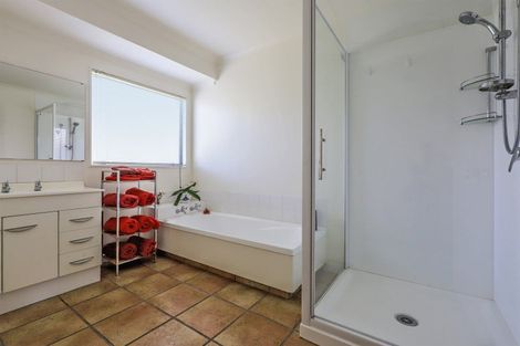 Photo of property in 13 Woodlands Drive, Havelock North, 4130