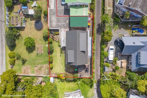 Photo of property in 2/24 Kaipatiki Road, Glenfield, Auckland, 0629