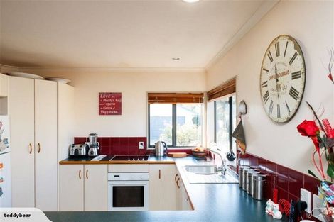 Photo of property in 15 Woburn Place, Takaro, Palmerston North, 4412