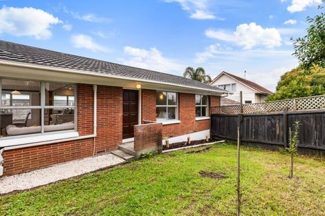 Photo of property in 1/118 Lake Road, Belmont, Auckland, 0622