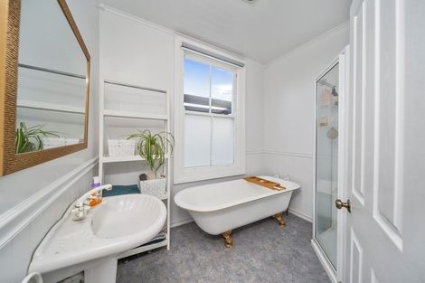 Photo of property in 8 Morley Street, New Plymouth, 4310