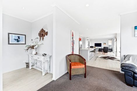 Photo of property in 16 Discovery Drive, Gulf Harbour, Whangaparaoa, 0930