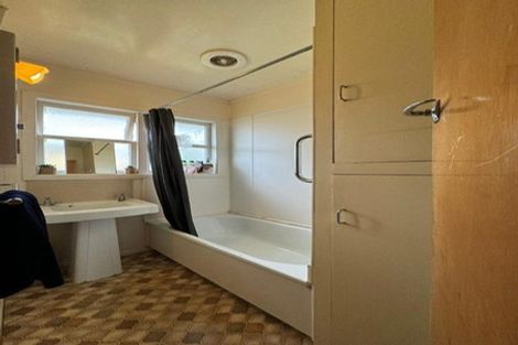 Photo of property in 12a Miles Avenue, Papatoetoe, Auckland, 2025